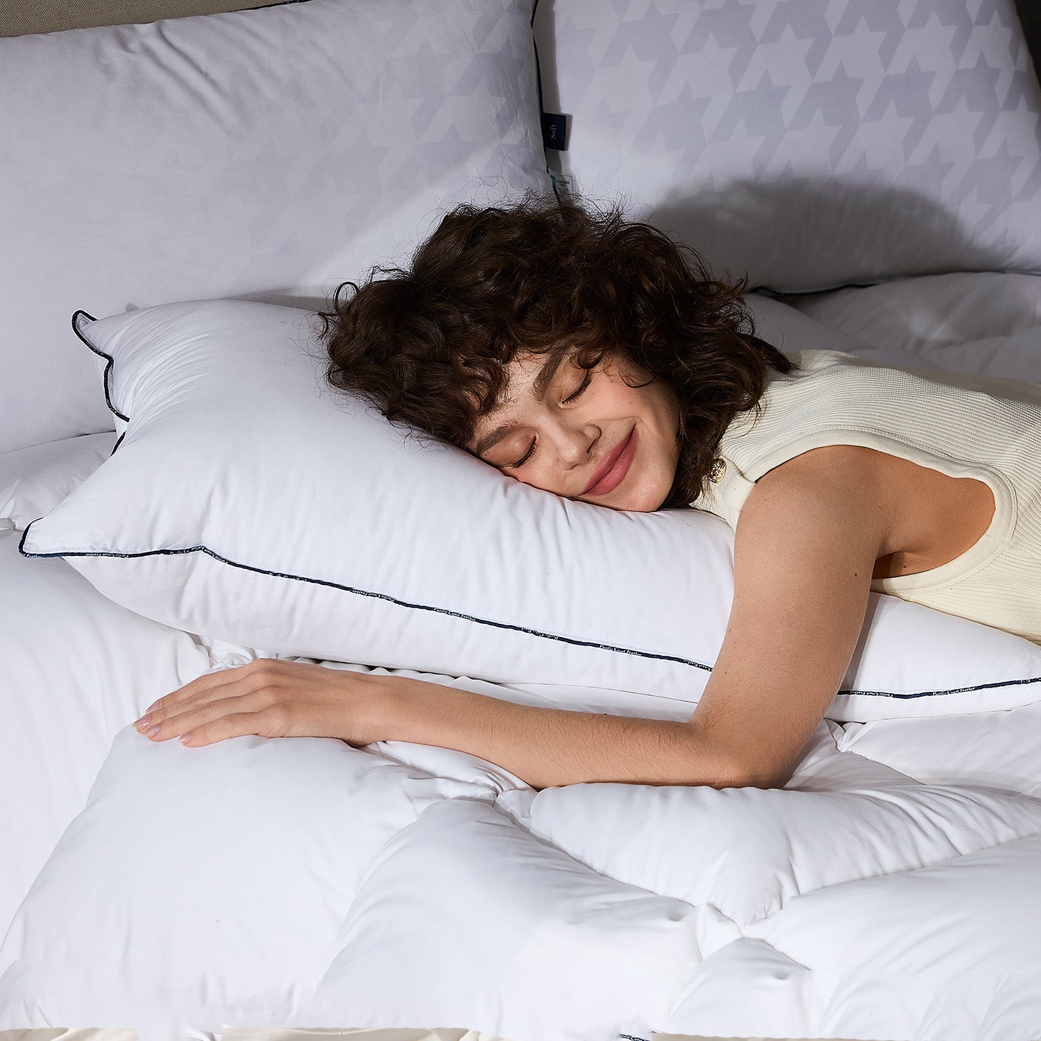 Premium white goose down pillow