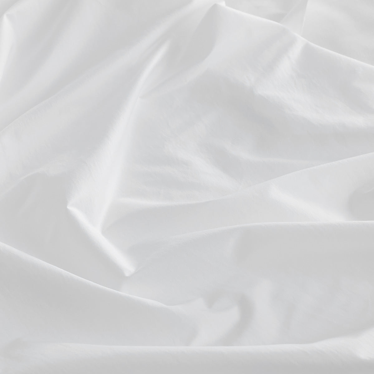White Lightweight Goose Feather and Down Fiber Comforter